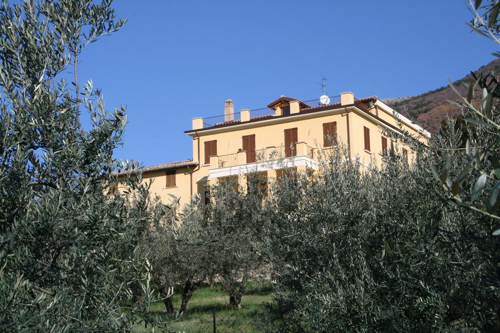 Agriturismo Villa Val D'Olivi Capodacqua  Bagian luar foto